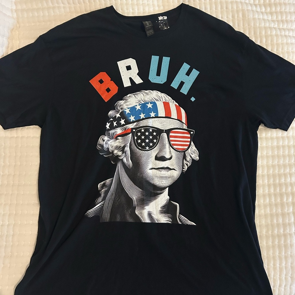 Gildan Black Graphic Tee with Patriotic Design